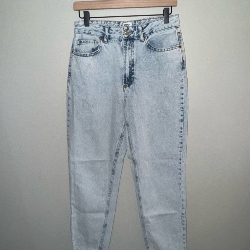 BDG Urban Outfitters | Light Wash Mom Jeans | (Size 28)